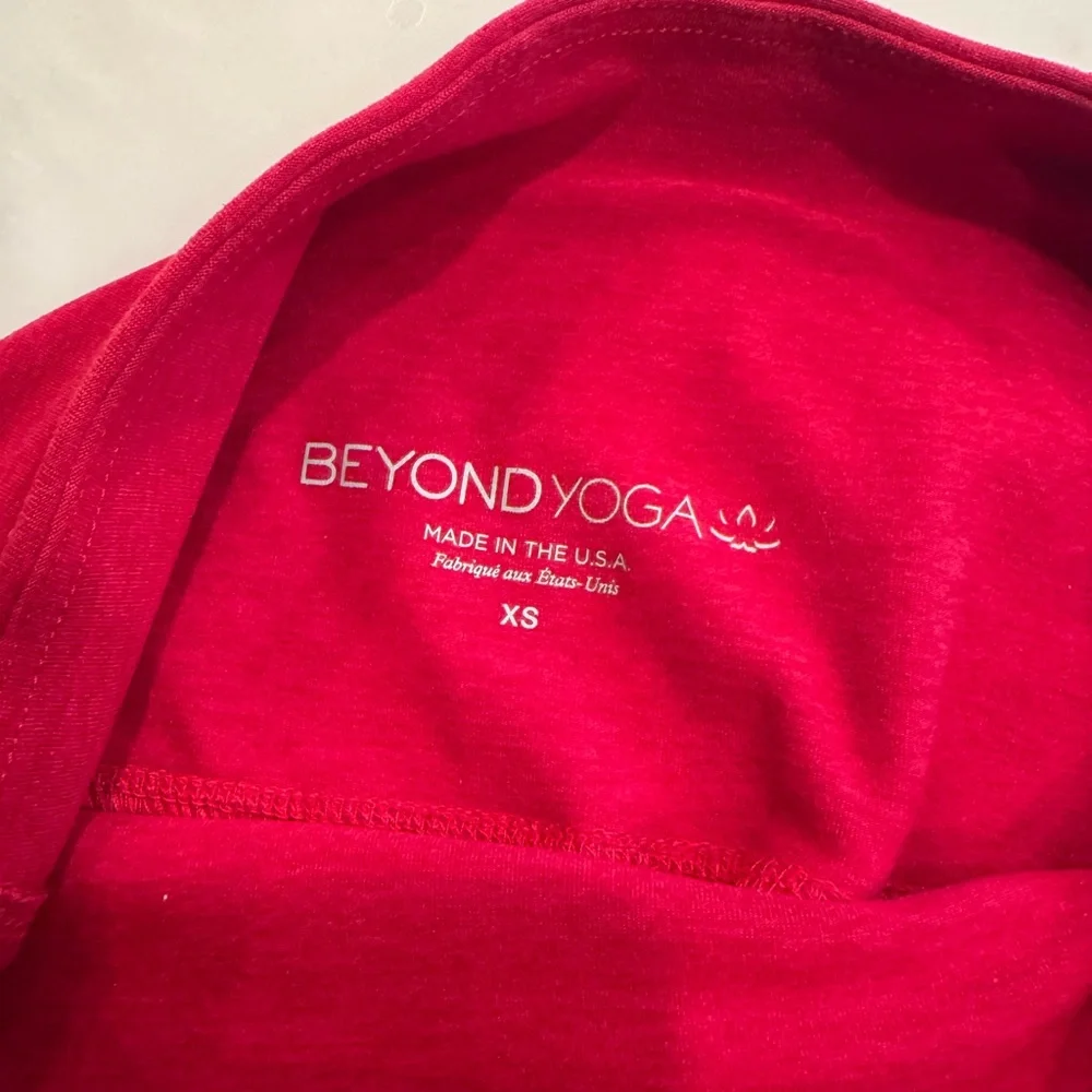 Beyond Yoga Spacedye Cherry Red Leggings XS - Picture 3 of 3